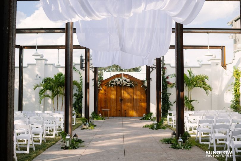 Venue 650 Outdoor Ceremony